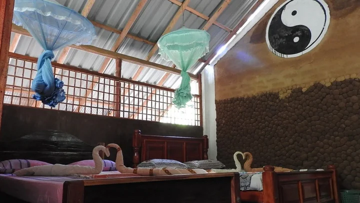 Киринда: Riverside Cabana Yala