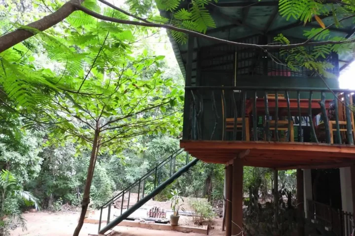 Киринда: Riverside Cabana Yala