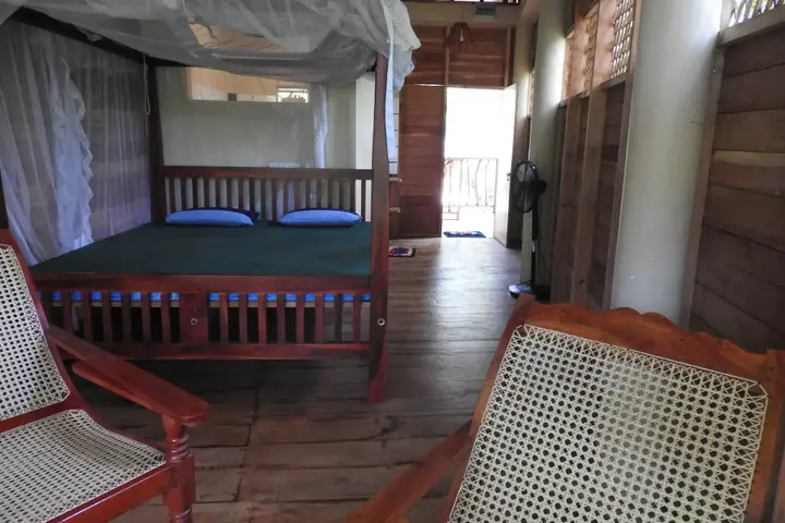 Киринда: Riverside Cabana Yala