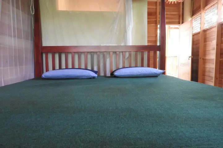 Киринда: Riverside Cabana Yala