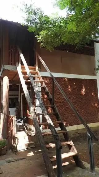 Киринда: Riverside Cabana Yala