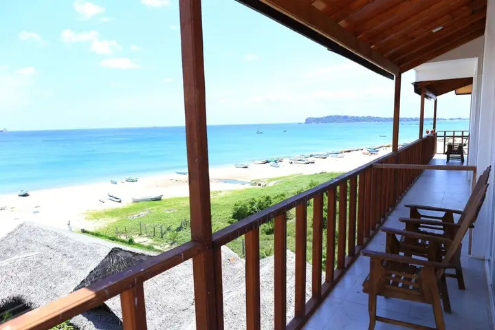 Тринкомали: Resort Maya Beach