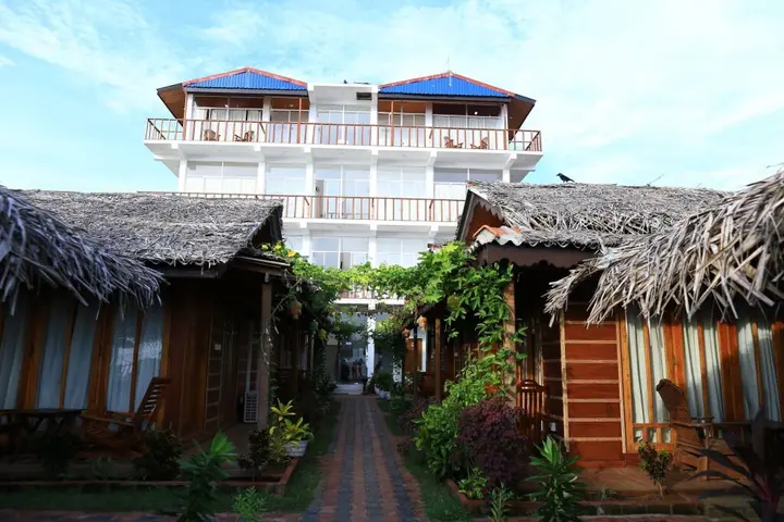 Тринкомали: Resort Maya Beach
