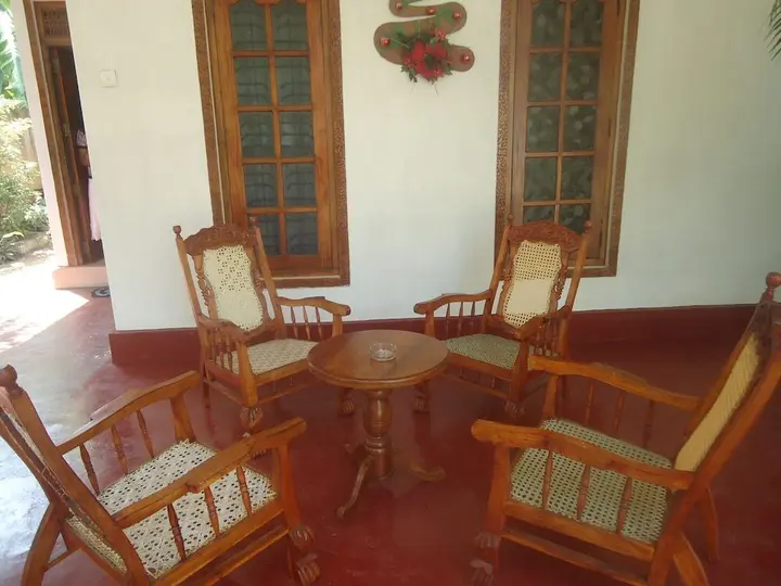 Валгама: Nishan Surf Inn