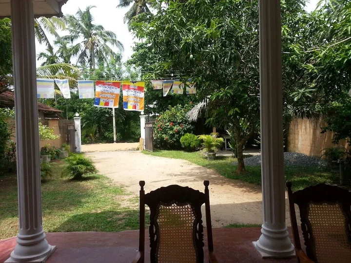 Валгама: Nishan Surf Inn
