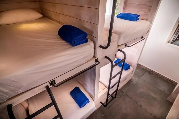 Гора Lavinia: Island Hostels