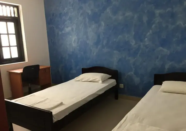 Коломбо: The Hostel