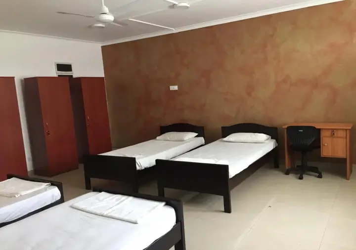 Коломбо: The Hostel