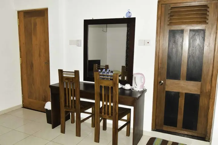 Коломбо: Yoho Regent Hotel Colombo 06