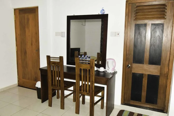Коломбо: Yoho Regent Hotel Colombo 06