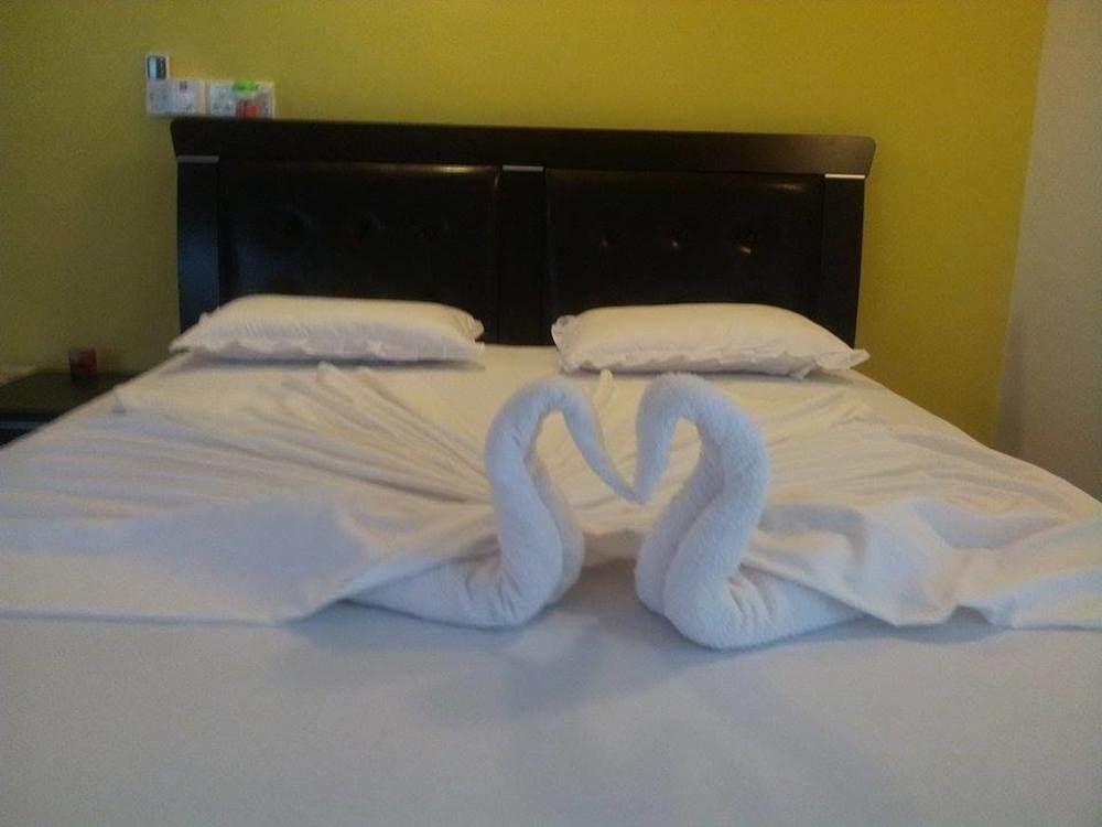 Киринда: Hotel River Front