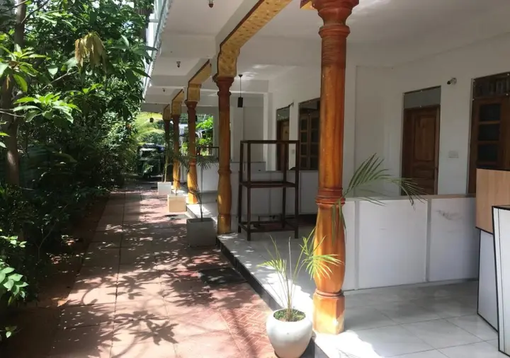 Тринкомали: Golden Beach Inn