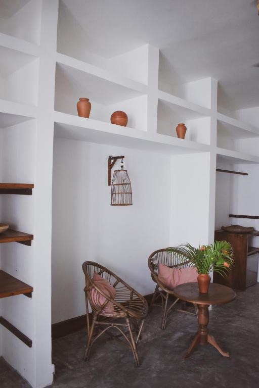 Ахангама: The Nuga House