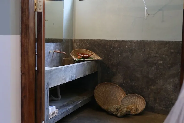 Ахангама: The Nuga House