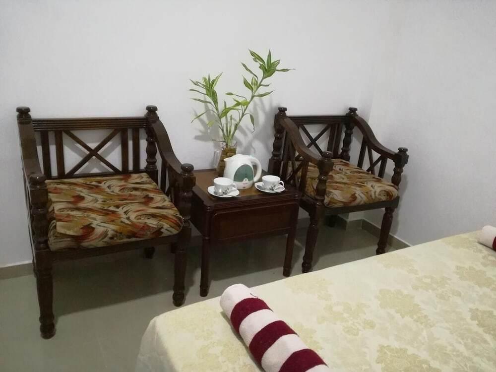Катунаяке: A to Zee Airport Villa