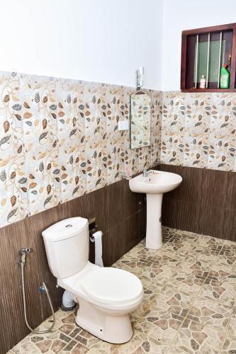 Хиккадува: HikkaJayaSri Villa Peacock