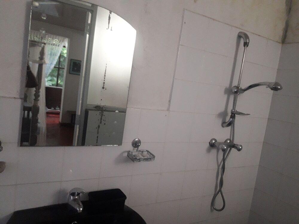 Унаватуна: Home Stay Strand