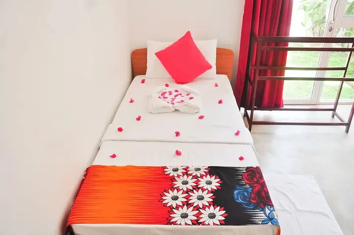 Мирисса: Sea Breeze Hotel Mirissa
