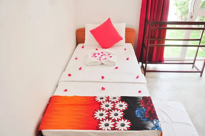 Мирисса: Sea Breeze Hotel Mirissa