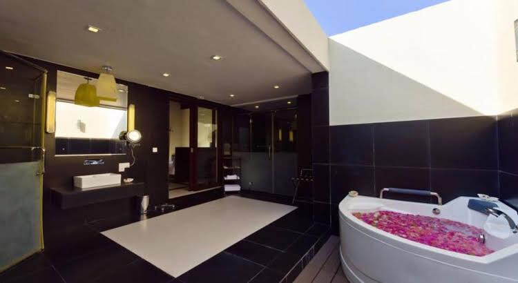 Калкудах: Vasuki Guest House