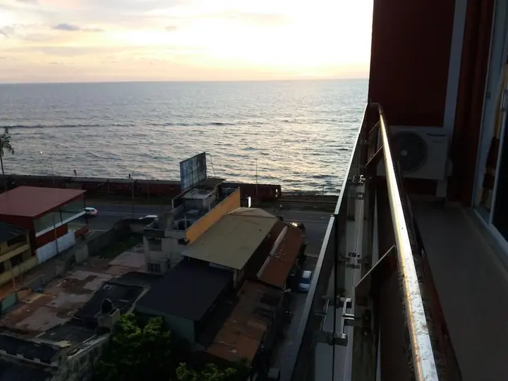 Коломбо: Colombo Sea View Apartment