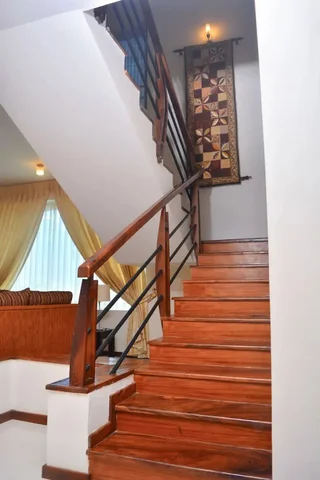 Коломбо: Deluxe 4BR Penthouse By Unique Towers