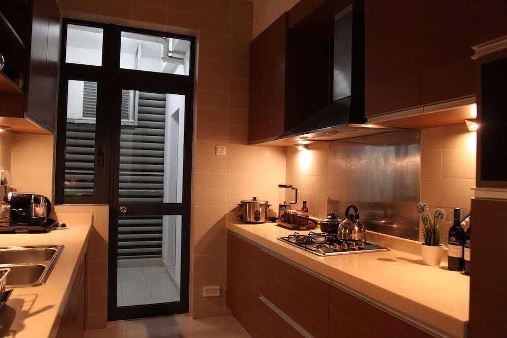 Коломбо: Carlsen Residence