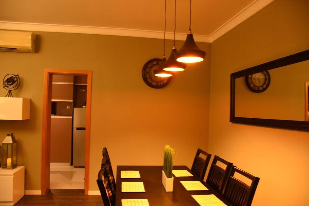 Коломбо: Carlsen Residence
