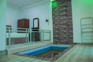 Элла: Ornateview Hotel