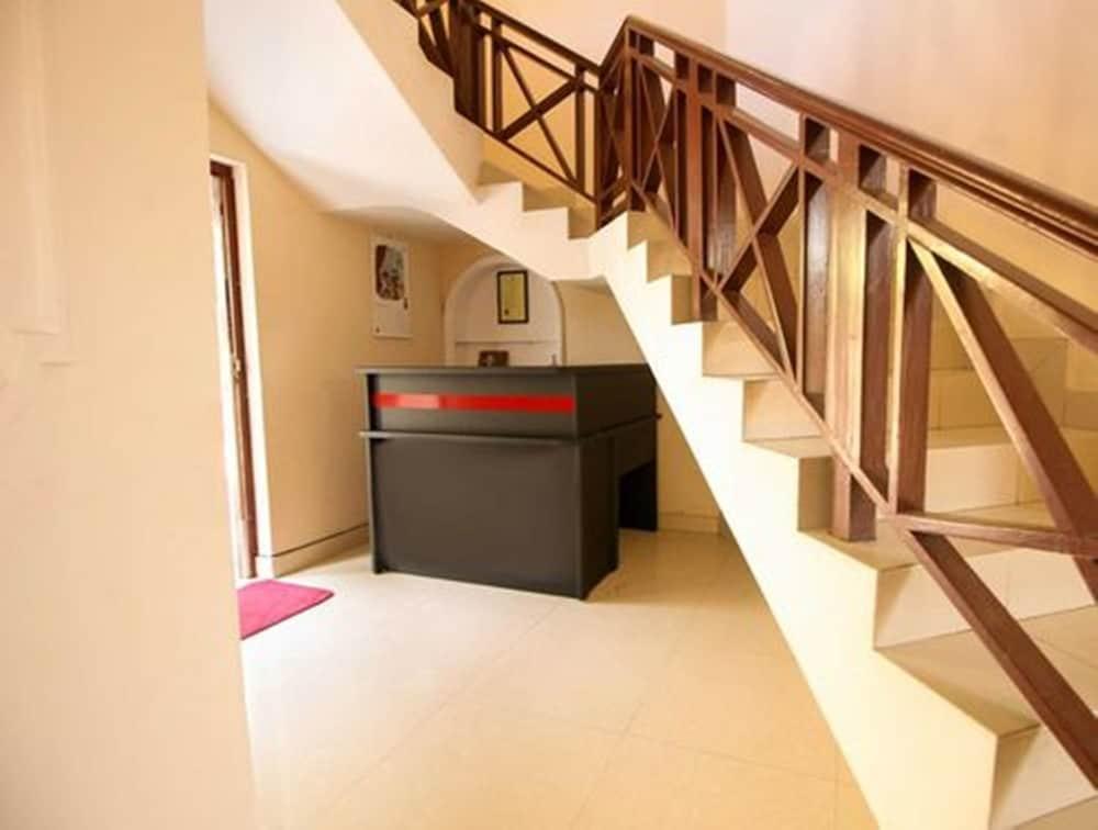 Коломбо: Yoho Regent Deanston Place