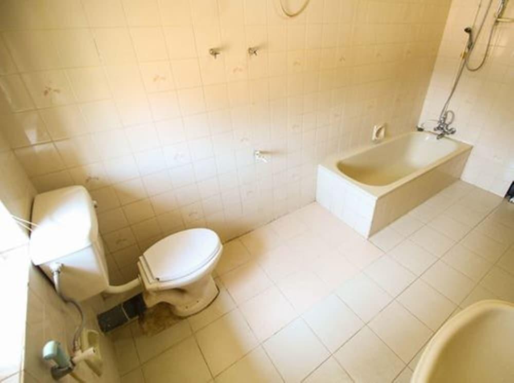 Коломбо: Yoho Regent Deanston Place
