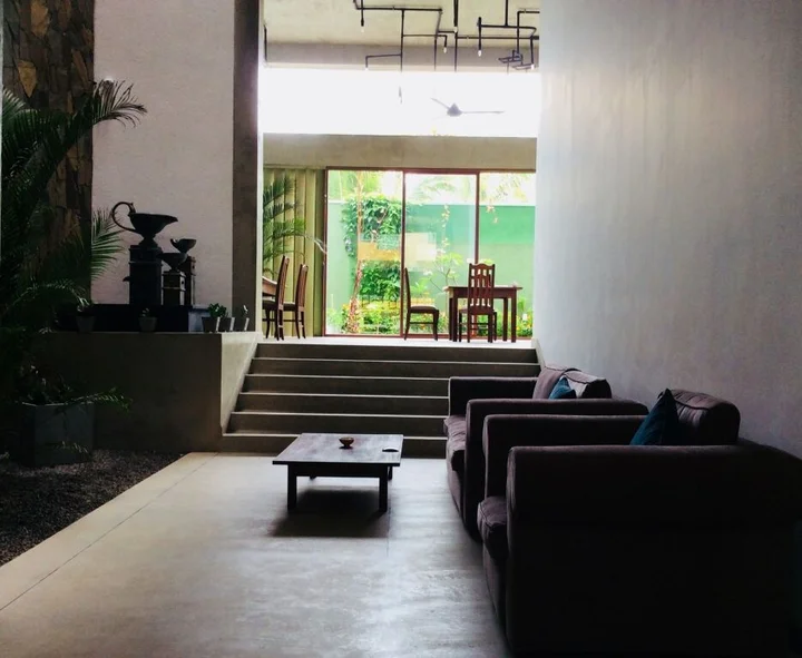 Гора Lavinia: Coza Ceylon
