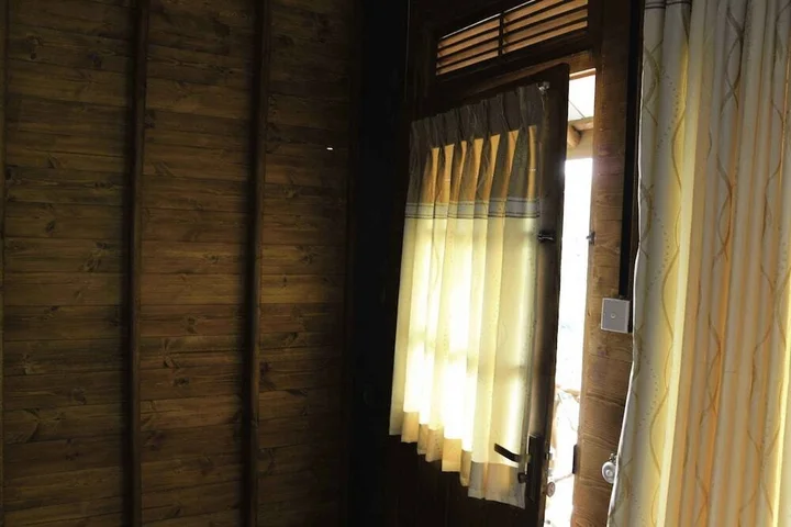 Элла: Yoho Okan Rock Wooden Cabana