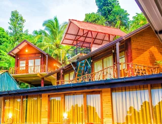 Элла: Yoho Okan Rock Wooden Cabana