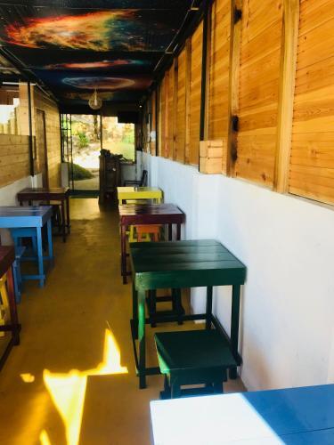 Элла: Yoho Okan Rock Wooden Cabana