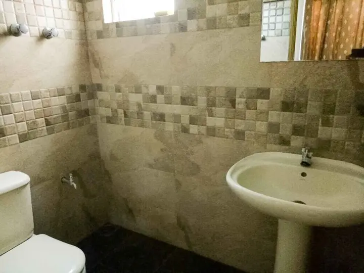 Гора Lavinia: Yoho Villa 84