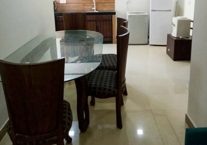 Гора Lavinia: Yoho Villa 84