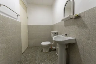 Коломбо: OYO 102 Metro Marine Drive Hotel