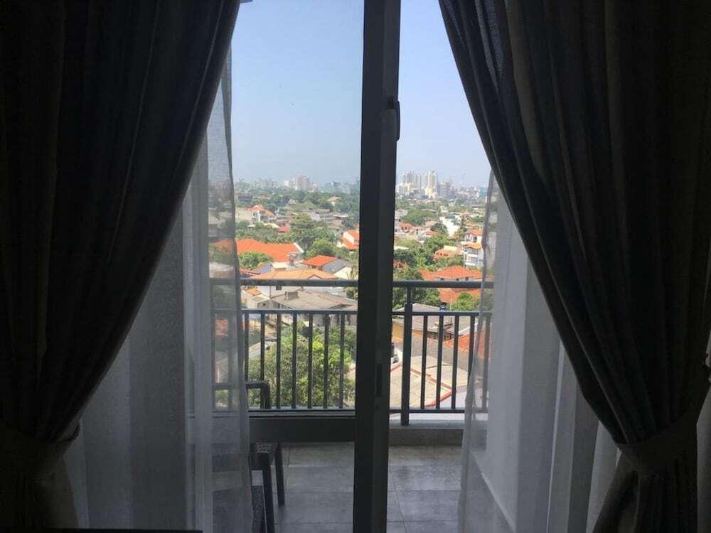Коломбо: Amkris Residence