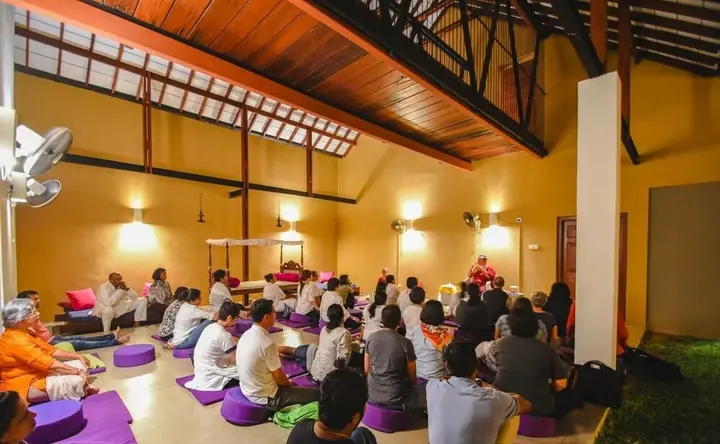 Коломбо: Om Shambhala