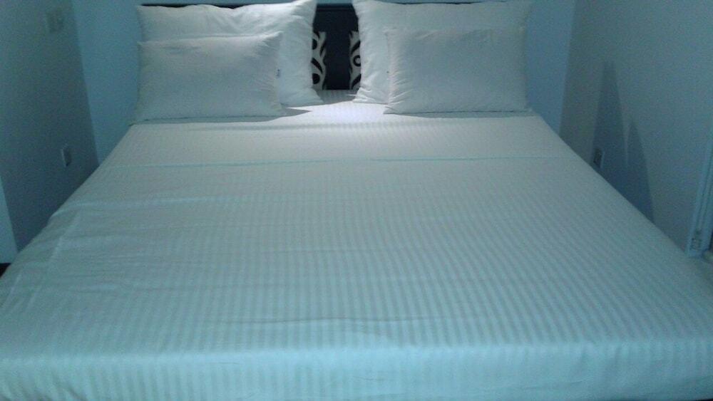 LUSH Lakeside Villa — фото 5