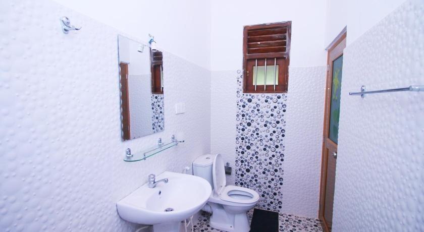 Хиккадува: Sajee Villa