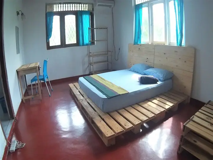 The Pallet House — фото 1