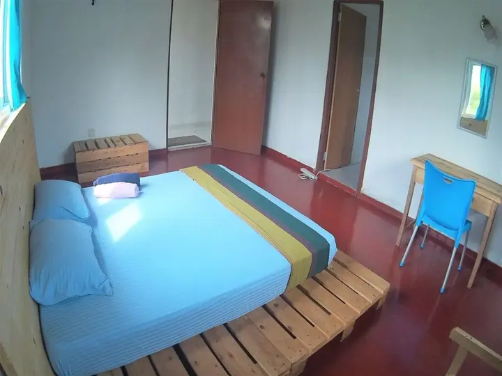 Гора Lavinia: The Pallet House