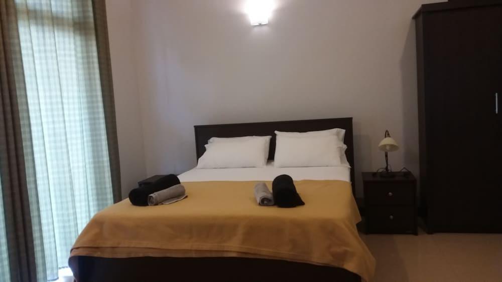 Коломбо: TJ'S Apartments