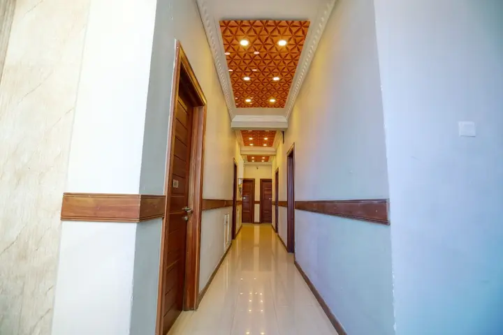 Коломбо: Отель Lazaani Colombo