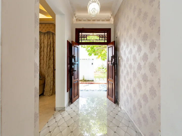 Гора Lavinia: Отель Yoho Villa Safari Colombo