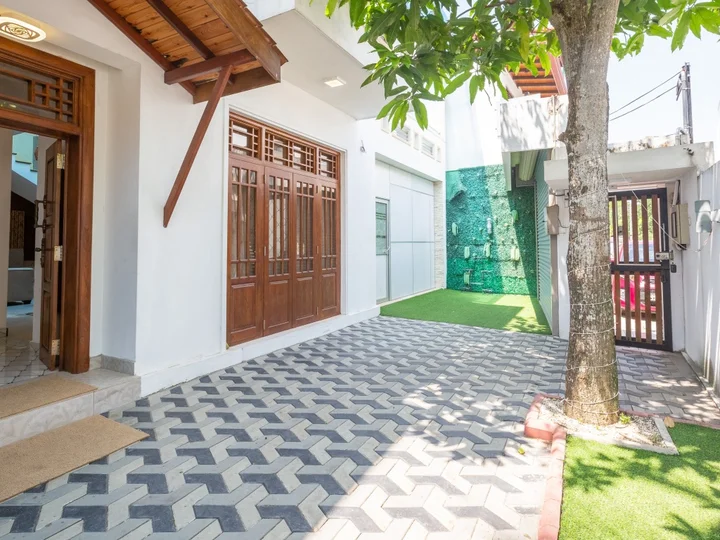 Гора Lavinia: Отель Yoho Villa Safari Colombo