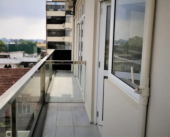 Гора Lavinia: Pink Elephant Tourist Apartment Hotel