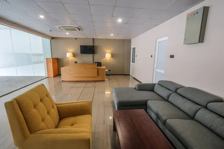 Гора Lavinia: Pink Elephant Tourist Apartment Hotel